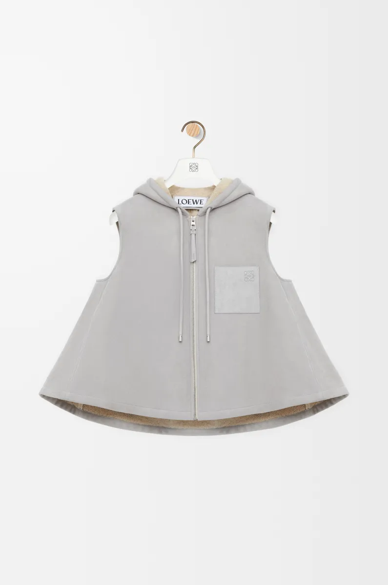 剪羊毛连帽背心