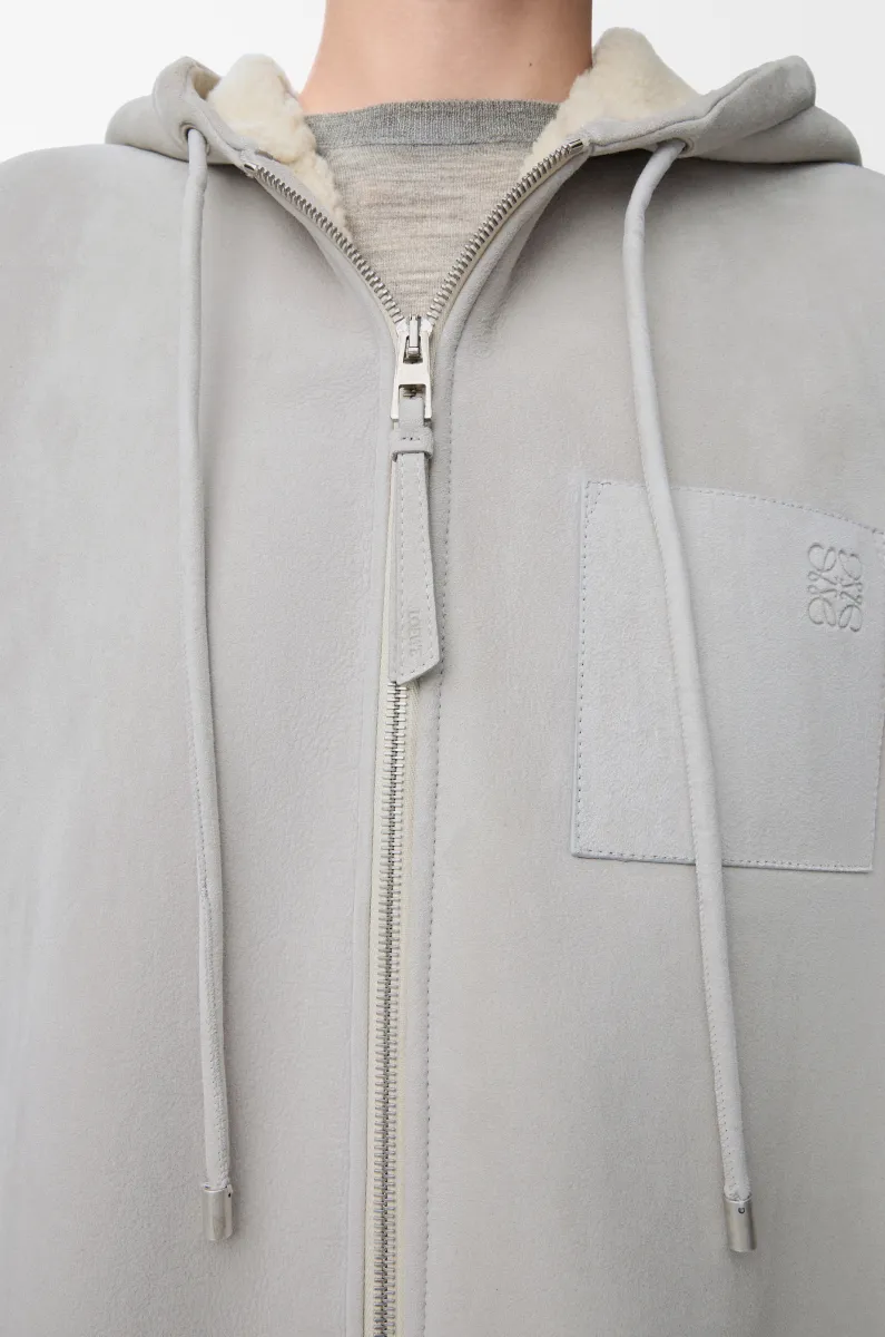 剪羊毛连帽背心