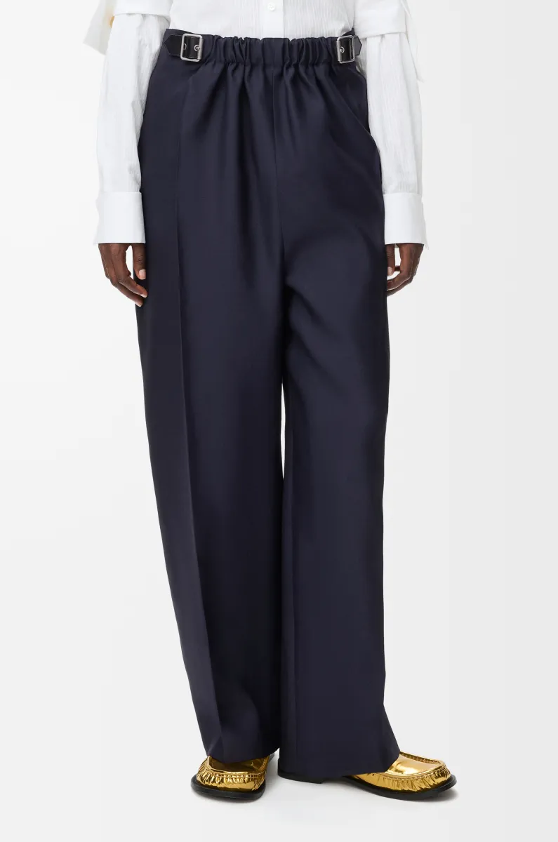 羊毛和丝绸腰带长裤