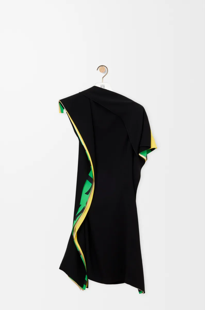 弹性粘胶纤维连衣裙