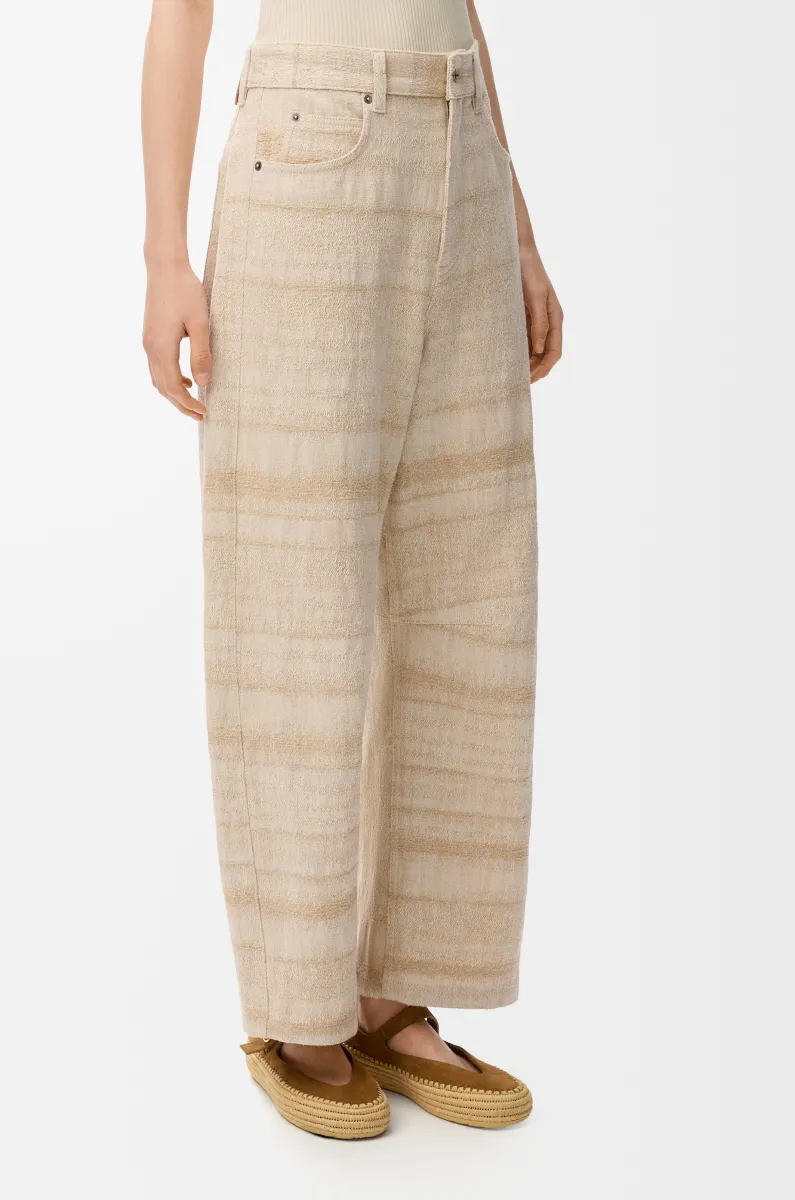 单宁布锥形牛仔裤