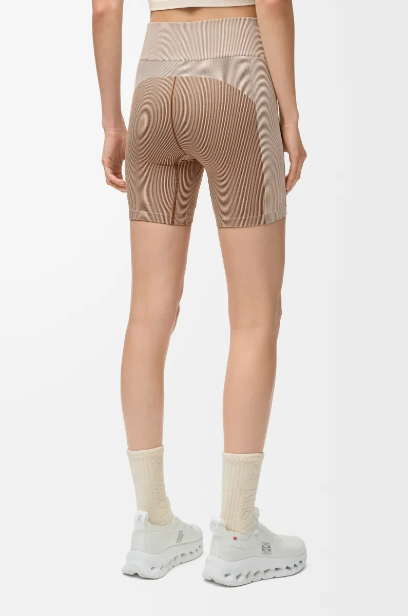 科技平纹针织无缝短裤