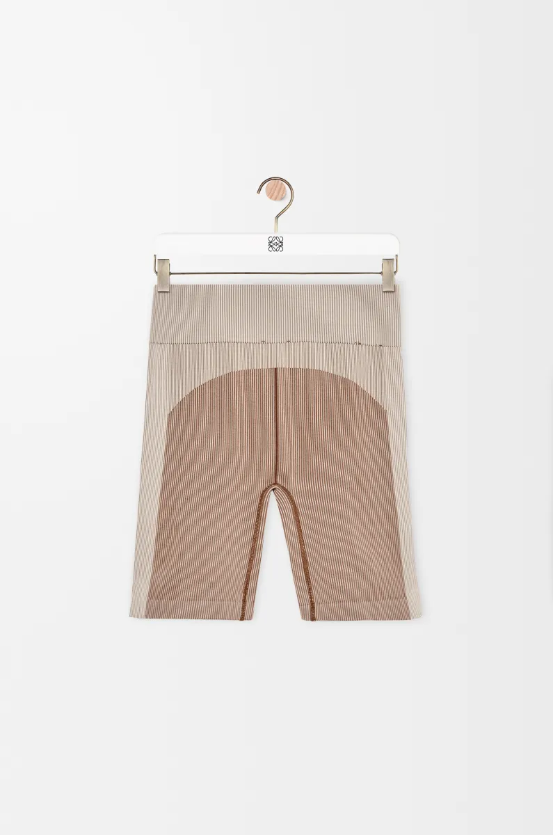 科技平纹针织无缝短裤