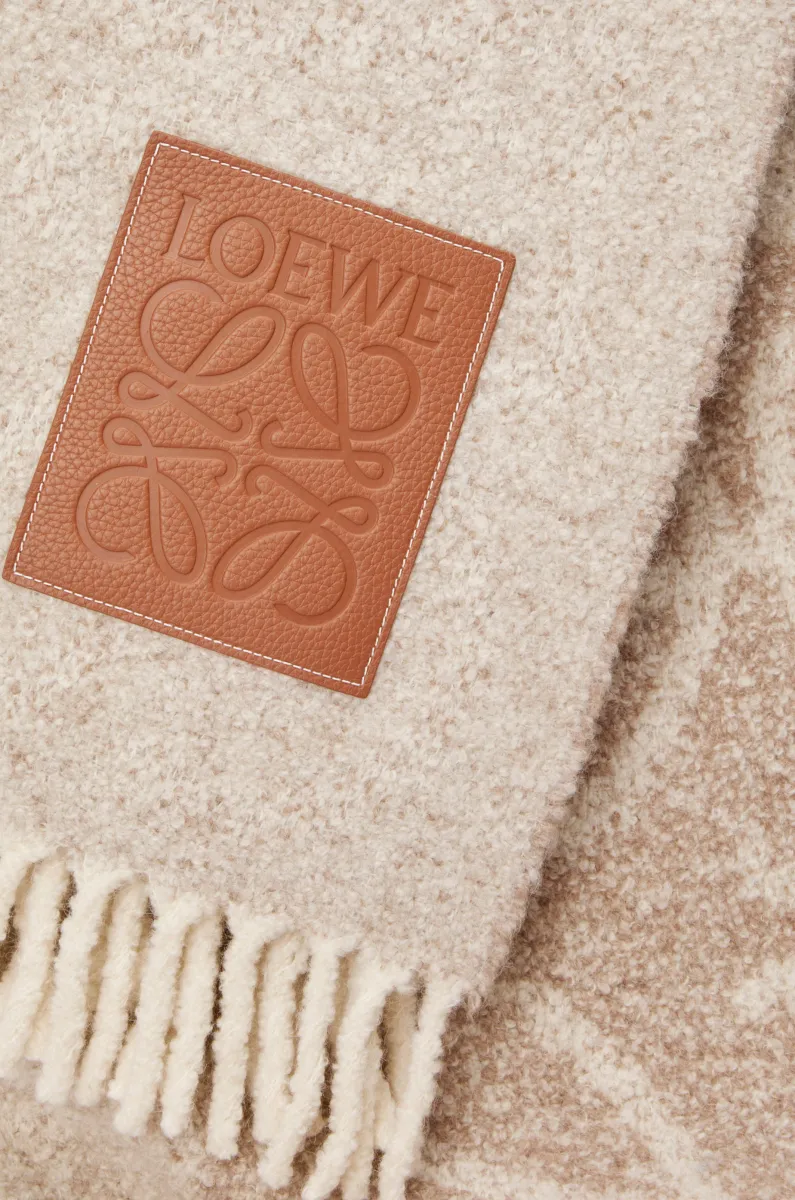 羊毛和羊驼毛毛毯 