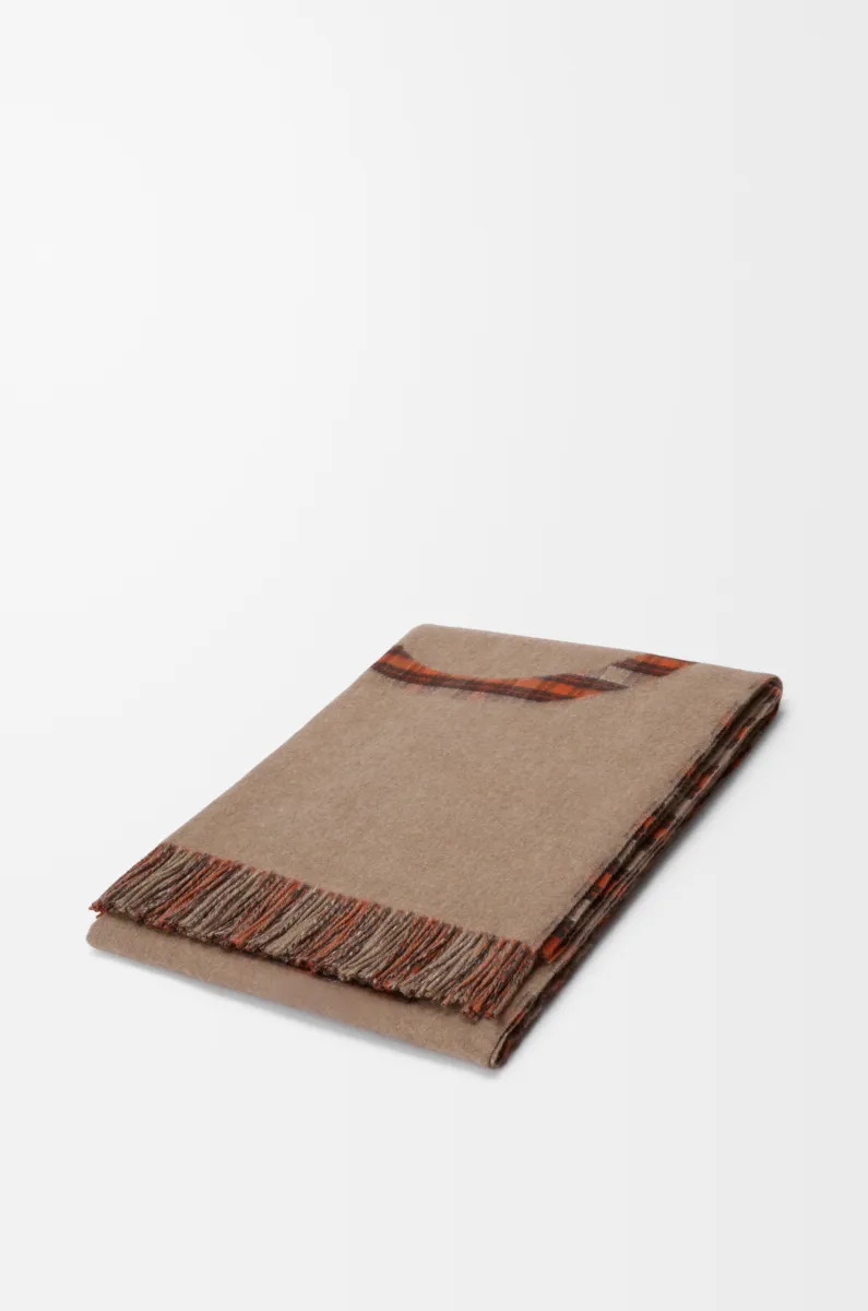 羊毛和羊绒毛毯