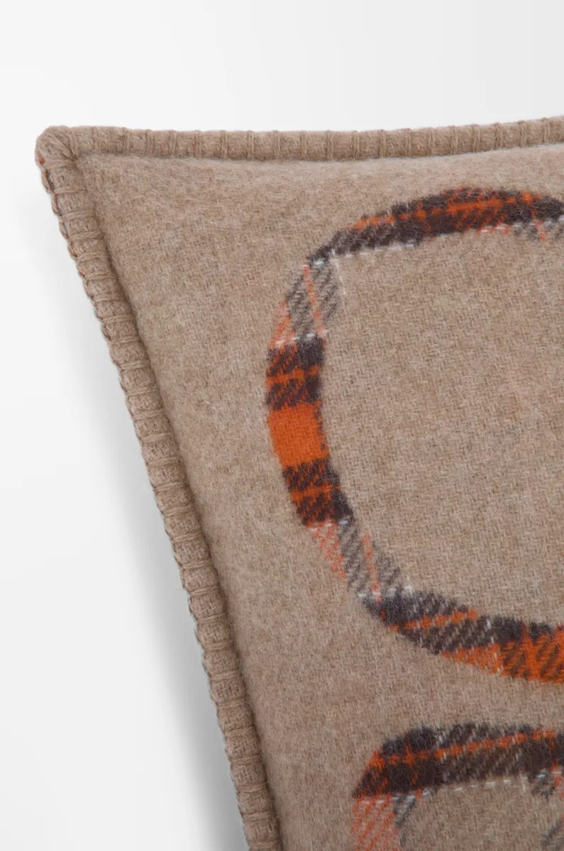 羊毛和羊绒靠枕